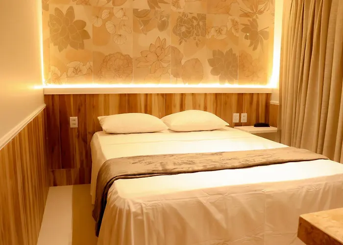 Hotel Flor De Lis